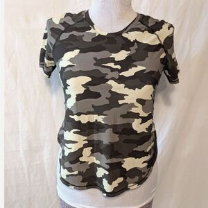 Lululemon UVP Run Heritage 365 Camo Tee, size 2